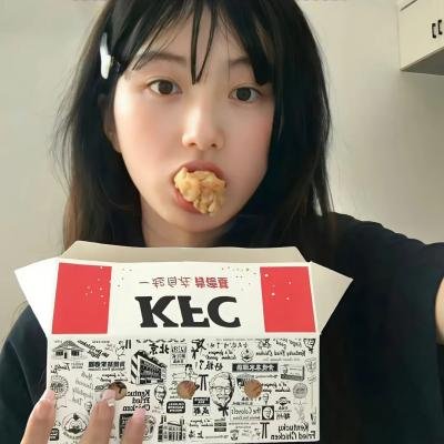 挥著翅膀的女孩